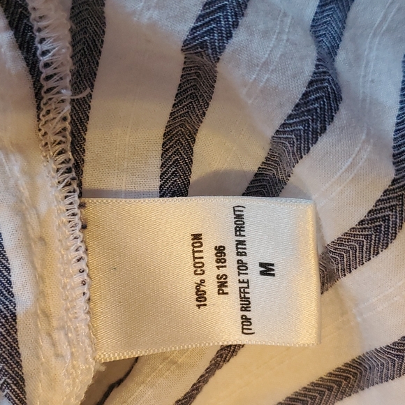 Ruffle Button down top - Picture 8 of 8